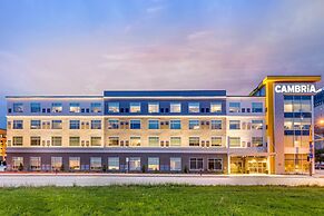 Cambria Hotel Milwaukee Downtown