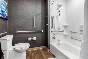 Cambria Hotel Milwaukee Downtown