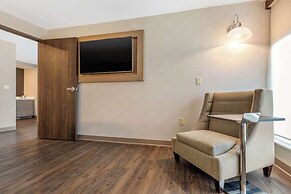 Cambria Hotel Milwaukee Downtown