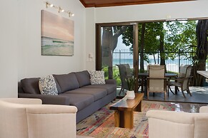 Casa Woodbine Beachfront House
