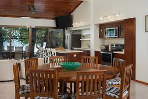 Casa Woodbine Beachfront House