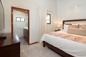 Casa Woodbine Beachfront House