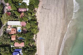 Casa Woodbine Beachfront House