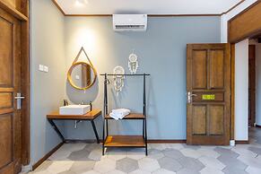 Interconnection Hostel