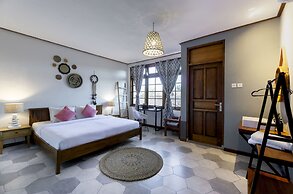 Interconnection Hostel