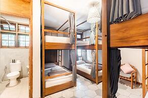 Interconnection Hostel