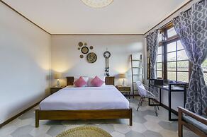 Interconnection Hostel