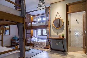 Interconnection Hostel