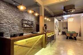 Castle Black Bangkok - Hostel