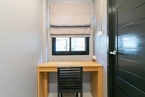 Castle Black Bangkok - Hostel