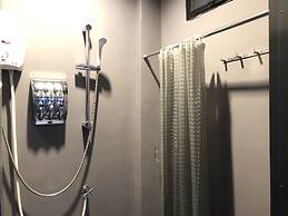 Castle Black Bangkok - Hostel