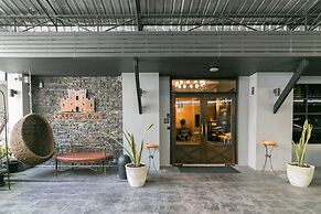 Castle Black Bangkok - Hostel