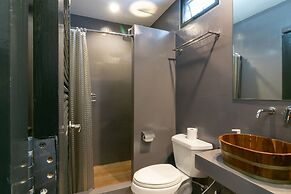 Castle Black Bangkok - Hostel