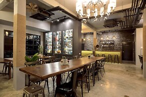 Castle Black Bangkok - Hostel