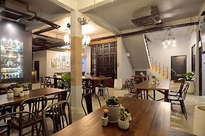 Castle Black Bangkok - Hostel