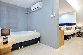 Castle Black Bangkok - Hostel