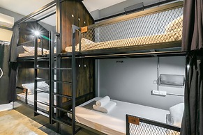 Castle Black Bangkok - Hostel