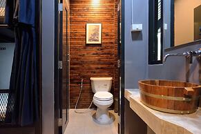 Castle Black Bangkok - Hostel