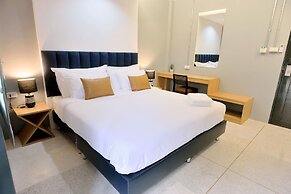 Castle Black Bangkok - Hostel