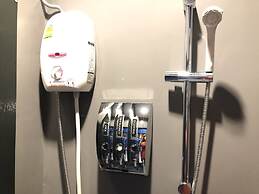 Castle Black Bangkok - Hostel