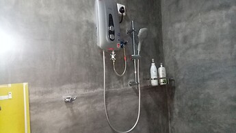 This Is It Airport Hotel and Restaurant