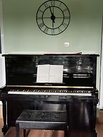 This Is It Airport Hotel and Restaurant