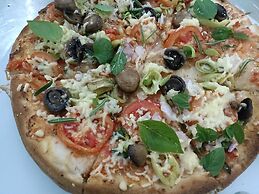 This Is It Airport Hotel and Restaurant