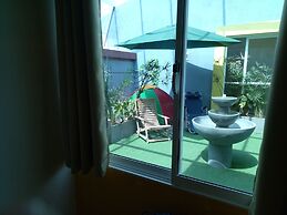 This Is It Airport Hotel and Restaurant