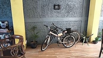 This Is It Airport Hotel and Restaurant