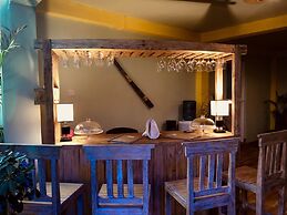 This Is It Airport Hotel and Restaurant