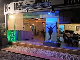 This Is It Airport Hotel and Restaurant