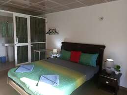 This Is It Airport Hotel and Restaurant