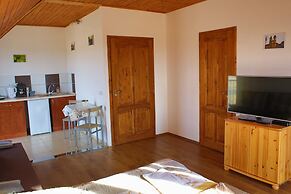 Szabolcs Apartments