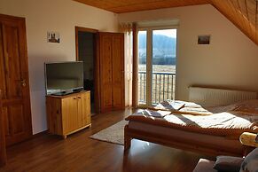 Szabolcs Apartments