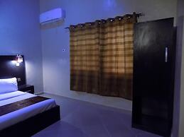 Posh Apartments Bussiness Hotel