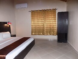 Posh Apartments Bussiness Hotel