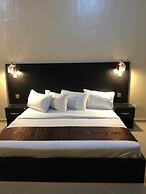 Posh Apartments Bussiness Hotel