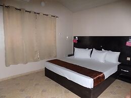 Posh Apartments Bussiness Hotel