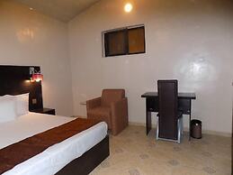 Posh Apartments Bussiness Hotel