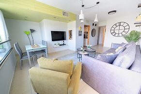 YalaRent Argaman 2BR & Balcony APT - Families only