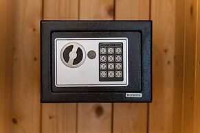 YalaRent Argaman 2BR & Balcony APT - Families only