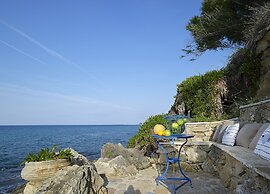 Paradisso Beach Villas