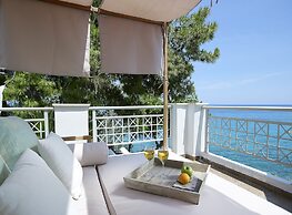 Paradisso Beach Villas