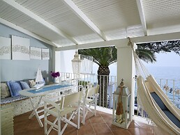 Paradisso Beach Villas