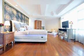 4BR Cozy Tropical Retreat Penthouse