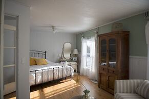 The Purple Martin Inn