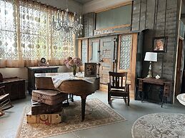 The Purple Martin Inn