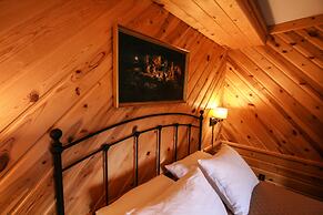 Judith Mountain Lodge