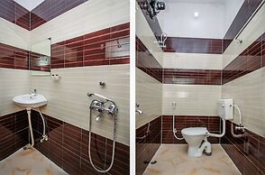 OYO 18272 Hotel Lambodar