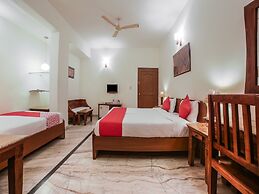 OYO 27041 Hotel Luna Rosa